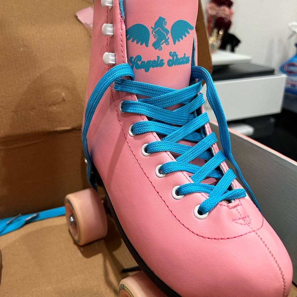 Angle Skates Pink Roller Skates with Blue Laces - Picture 5 of 5